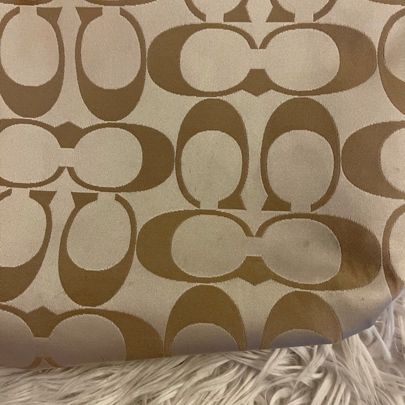 Coach | Poppy | Khaki Signature Tote - Picture 11 of 16